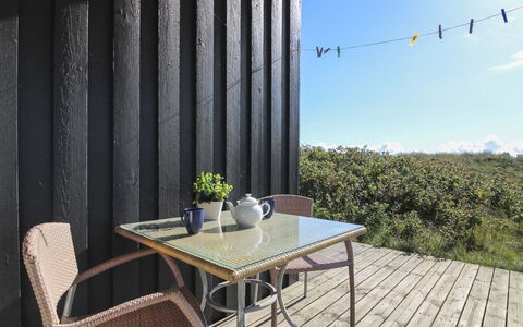 Lauri - 350M from the Sea: Toit, Maison, Zone Résidentielle, Domicile, Biens, Chalet, Conception