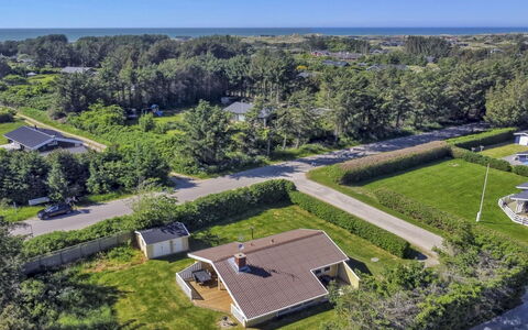 Eden - 800M from the Sea: 