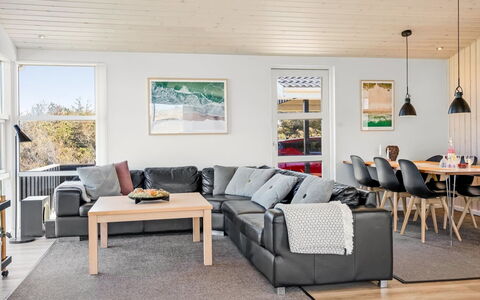 Ingela - 350M from the Sea: Canapé, Meubles, Design Intérieur, Sol, Bois, Salon, Sol, Plafond, Parquet, Domicile
