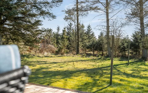 Troels - 750M from the Sea: Piscine, Mobilier De Jardin, Meubles, Recours, Dalle, Eco Hôtel, Ombre, Chaise, Loisir, Biens