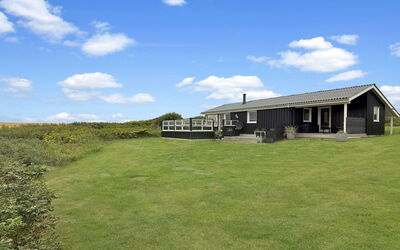 Steffenie - 400M from the Sea