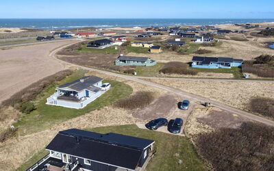 Steffenie - 400M from the Sea