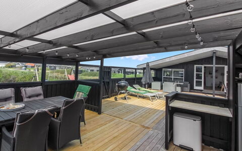 Bertil - 400M from the Sea: Plafond, Sol, Design Intérieur, Sol, Composite, Meubles, Recours, Hôtel, Conception, Daylighting