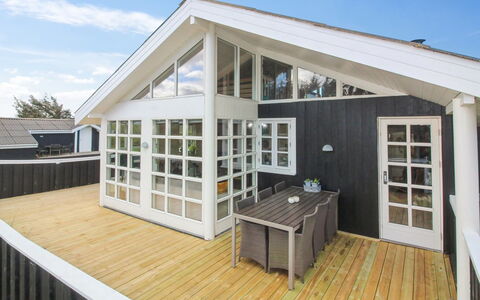 Bjari - 850M from the Sea: Plafond, Sol, Design Intérieur, Sol, Composite, Meubles, Recours, Hôtel, Conception, Daylighting