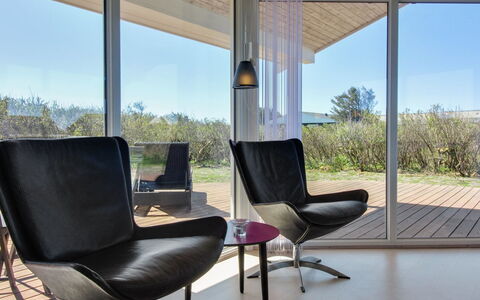Minza - 250M from the Sea: Meubles, Design Intérieur, Sol, Sol, Chaise, Domicile, Verre, Salon, Parquet, Plafond