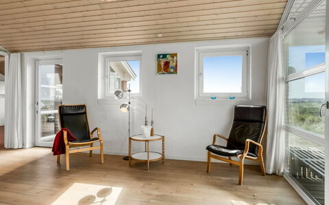 Broder - 150M from the Sea: Chalet, Jardin, Siding, Batiments Jardin, Ombre, Cour, Arrière-Cour, Pelouse, Ferme, Aménagement Paysager