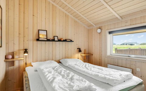 Kiran - 200M from the Sea: Bois, Domicile, Dur, Planche, Chalet, Tache De Bois, Chambre, Cabane En Rondins, Conception, Lit