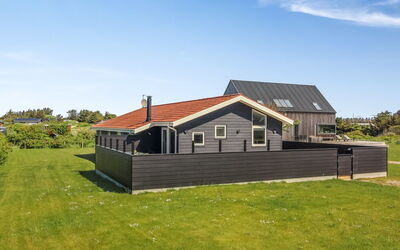 Franceska - 450M from the Sea