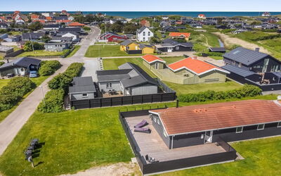 Franceska - 450M from the Sea