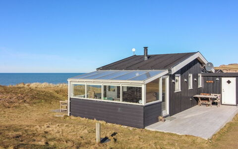 Freydis - 92M from the Sea: Chalet, Arrière-Cour, Cour, Batiments Jardin, Cabanon, Siding, Mobilier De Jardin, Cabane En Rondins, Structure En Plein Air, Cabane