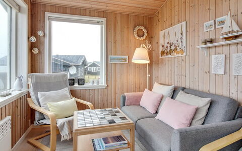 Freydis - 92M from the Sea: Chalet, Arrière-Cour, Cour, Batiments Jardin, Cabanon, Siding, Mobilier De Jardin, Cabane En Rondins, Structure En Plein Air, Cabane