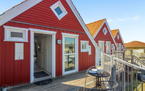 Poulsen - 200M from the Sea: Bois, Tache De Bois, Planche, Dur, Chalet, Plate-Forme, Siding, Ombre, Parquet, Batiments Jardin