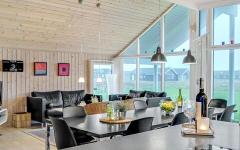 Mattis - 650M from the Sea: Plafond, Design Intérieur, Domicile, Meubles, Luminaire, Table Cuisine Et Salle A Manger, Chaise, Chalet, Salon, Ombre