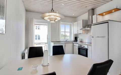 Haghni - 200M from the Sea: Chalet, Arrière-Cour, Cour, Batiments Jardin, Cabanon, Siding, Mobilier De Jardin, Cabane En Rondins, Structure En Plein Air, Cabane