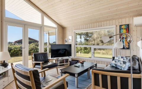 Söhnke - 400M from the Sea: Bois, Domicile, Maison, Porte, Chalet, Porche, Siding, Dur, Plate-Forme, Tache De Bois