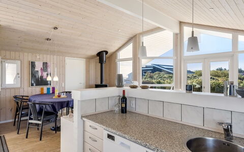 Söhnke - 400M from the Sea: Bois, Design Intérieur, Sol, Plafond, Sol, Meubles, Comptoir, Cuisine, Domicile, Pièce