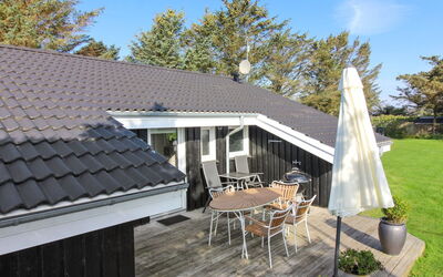Söhnke - 400M from the Sea
