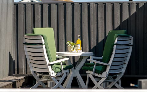 Ralf - 300M from the Sea: Piscine, Mobilier De Jardin, Meubles, Recours, Dalle, Eco Hôtel, Ombre, Chaise, Loisir, Biens