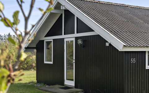 Aleksia - 1Km from the Sea: Chalet, Arrière-Cour, Cour, Batiments Jardin, Cabanon, Siding, Mobilier De Jardin, Cabane En Rondins, Structure En Plein Air, Cabane