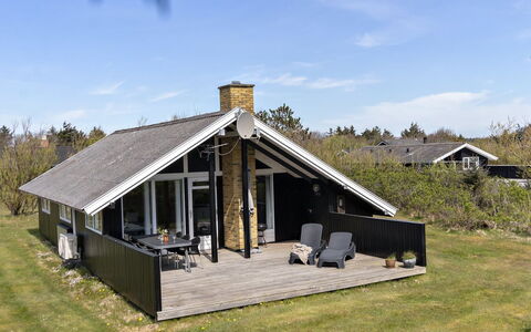 Aleksia - 1Km from the Sea: Bois, Toit, Maison, Chalet, Domicile, Pente, Porche, Siding, Ferme, Biens