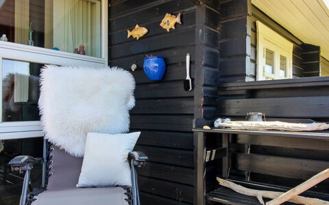 Awarth - 500M from the Sea: Bois, Maison, Chalet, Domicile, Toit, Zone Rurale, Siding, Cabane En Rondins, Batiments Jardin, Dur