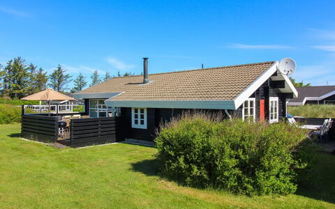 Awarth - 500M from the Sea: Bois, Maison, Chalet, Domicile, Toit, Zone Rurale, Siding, Cabane En Rondins, Batiments Jardin, Dur