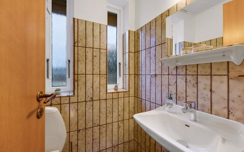 Urho - 500M from the Sea: Luminaire Plomberie, Sol, Sol, Design Intérieur, Salle De Bains, Lavabo, Évier, Plomberie, Pièce, Plafond