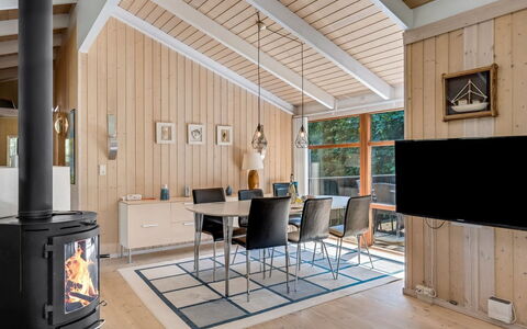 Paulette - 450M from the Sea: Sol, Bois, Design Intérieur, Plafond, Sol, Meubles, Parquet, Pièce, Salon, Domicile