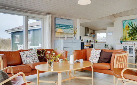 Elco - 450M from the Sea: Bois, Maison, Chalet, Domicile, Toit, Zone Rurale, Siding, Cabane En Rondins, Batiments Jardin, Dur