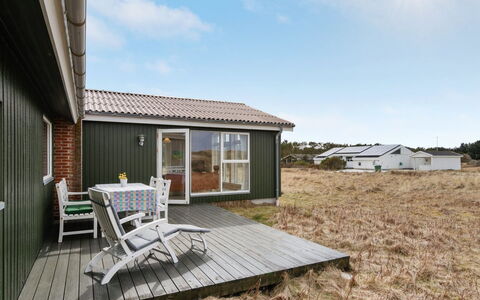 Elco - 450M from the Sea: Bois, Maison, Chalet, Domicile, Toit, Zone Rurale, Siding, Cabane En Rondins, Batiments Jardin, Dur