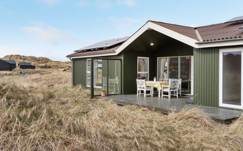 Elco - 450M from the Sea: Bois, Maison, Chalet, Domicile, Toit, Zone Rurale, Siding, Cabane En Rondins, Batiments Jardin, Dur