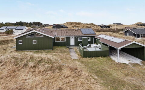 Elco - 450M from the Sea: Bois, Maison, Chalet, Domicile, Toit, Zone Rurale, Siding, Cabane En Rondins, Batiments Jardin, Dur
