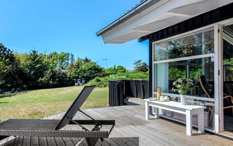 Elvan - 450M from the Sea: Meubles, Bois, Design Intérieur, Sol, Sol, Chaise, Pièce, Plafond, Salon, Appartement