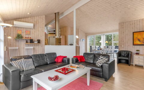 Beeke - 1.4Km from the Sea: Bois, Domicile, Meubles, Plafond, Salon, Chalet, Dur, Canapé, Tache De Bois