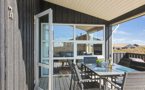 Eyvin - 100M from the Sea: Plafond, Sol, Design Intérieur, Sol, Composite, Meubles, Recours, Hôtel, Conception, Daylighting
