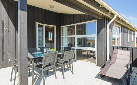 Eyvin - 100M from the Sea: Plafond, Sol, Design Intérieur, Sol, Composite, Meubles, Recours, Hôtel, Conception, Daylighting