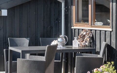Riana - 375M from the Sea: 