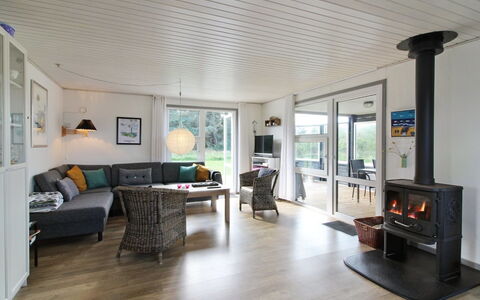 Nariman - 650M from the Sea: Bois, Tache De Bois, Planche, Dur, Chalet, Plate-Forme, Siding, Ombre, Parquet, Batiments Jardin