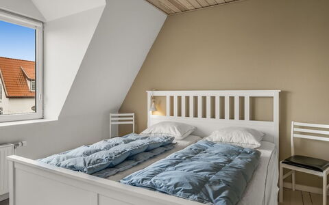 Elmo - 300M from the Sea: Lit, Literie, Meubles, Chambre, Design Intérieur, Drap De Lit, Bois, Sol, Linge, Sol