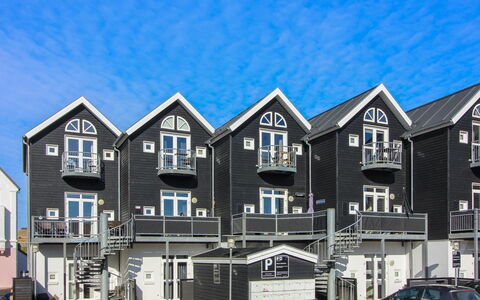 Varnava - 200M from the Sea: Meubles, Design Intérieur, Chaise, Sol, Table, Recours, Sol, Plafond, Pièce, Eco Hôtel