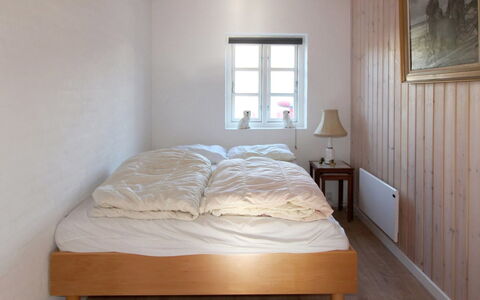 Norman - 150M from the Sea: Lit, Chambre, Literie, Drap De Lit, Mur, Sol, Sol, Bois, Design Intérieur, Cadre De Lit