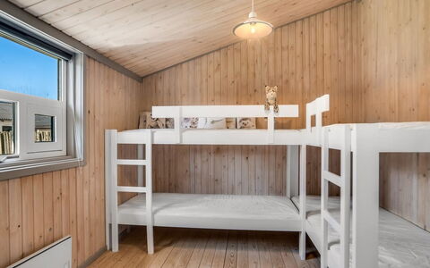 Lazorka - 450M from the Sea: Bois, Chambre, Sol, Tache De Bois, Porte, Dur, Planche, Plafond, Lit Superposé, Lit