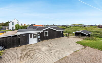Fabio - 450M from the Sea