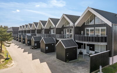 Oliver - 600M from the Sea
