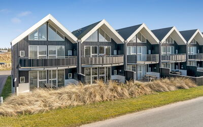 Oliver - 600M from the Sea