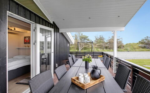 Tinja - 700M from the Sea: Bois, Sol, Meubles, Domicile, Plafond, Porte, Sol, Porche, Parquet, Dur