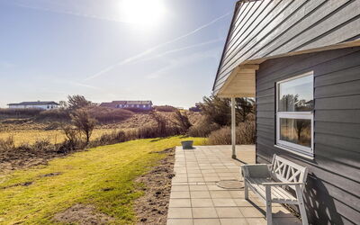 Violeta - 250M from the Sea
