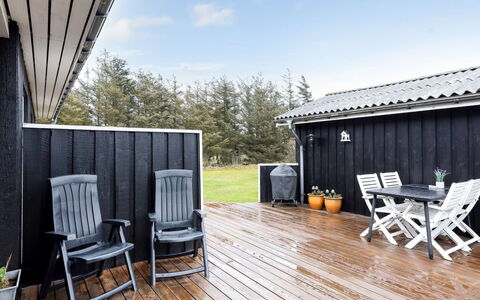 Pertti - 400M from the Sea: Bois, Composite, Siding, Porte, Plate-Forme, Dur, Planche, Mobilier De Jardin, Porche, Tache De Bois