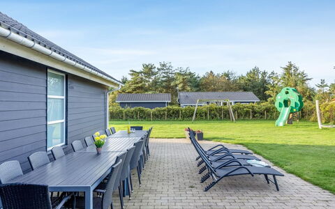 Berenika - 500M from the Sea: Bleu, Domicile, Ombre, Mobilier De Jardin, Biens, Jardin, Pelouse, Aménagement Paysager, Chalet, Cour