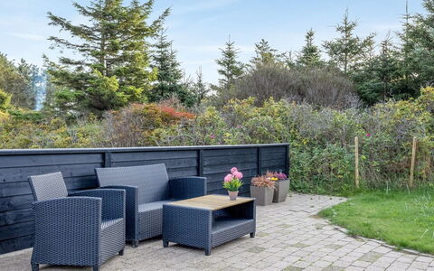 Berenika - 500M from the Sea: Arbuste, Mobilier De Jardin, Jardin, Meubles, Ombre, Aménagement Paysager, Dur, Cour, Arrière-Cour, Planche
